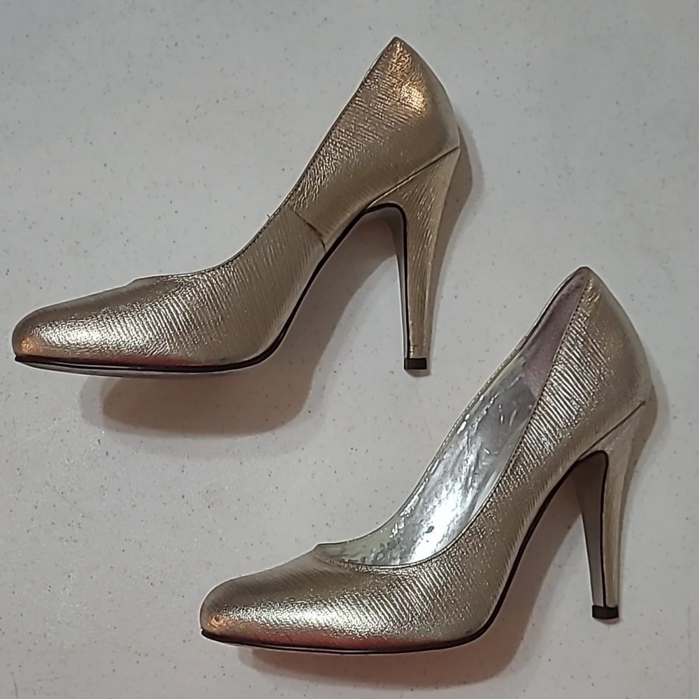 Jessica Simpson gold & silver heels size 8.5